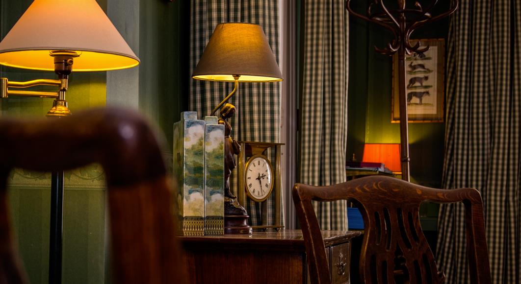 Hotel Saint James, hôtel 3 étoiles à Trouville sur Mer, hôtel de charme en bord de mer dans le Calvados, hotel avec salon bar proche de Deauville, Cabourg, Honfleur sur la côte fleurie en Normandie