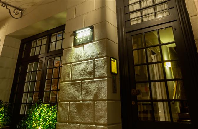 Hotel Saint James, hôtel 3 étoiles à Trouville sur Mer, hôtel de charme en bord de mer dans le Calvados, hotel avec salon bar proche de Deauville, Cabourg, Honfleur sur la côte fleurie en Normandie