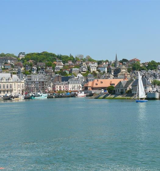 Trouville sur Mer - Hotel Saint James, hôtel 3 étoiles à Trouville sur Mer, hôtel de charme en bord de mer dans le Calvados, hotel avec salon bar proche de Deauville, Cabourg, Honfleur sur la côte fleurie en Normandie
