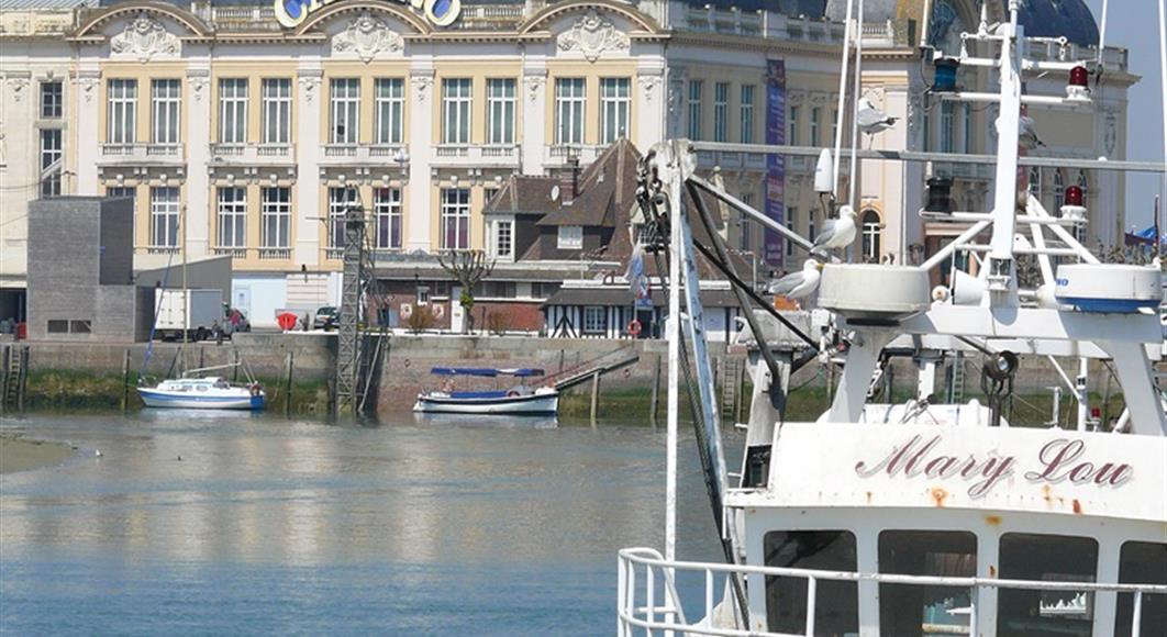 Trouville sur Mer - Hotel Saint James, hôtel 3 étoiles à Trouville sur Mer, hôtel de charme en bord de mer dans le Calvados, hotel avec salon bar proche de Deauville, Cabourg, Honfleur sur la côte fleurie en Normandie