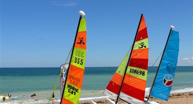 Sports nautiques - Hotel Saint James, hôtel 3 étoiles à Trouville sur Mer, hôtel de charme en bord de mer dans le Calvados, hotel avec salon bar proche de Deauville, Cabourg, Honfleur sur la côte fleurie en Normandie