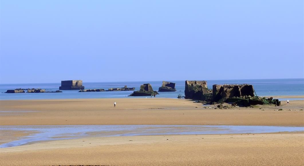 Plages du débarquement - Hotel Saint James, hôtel 3 étoiles à Trouville sur Mer, hôtel de charme en bord de mer dans le Calvados, hotel avec salon bar proche de Deauville, Cabourg, Honfleur sur la côte fleurie en Normandie