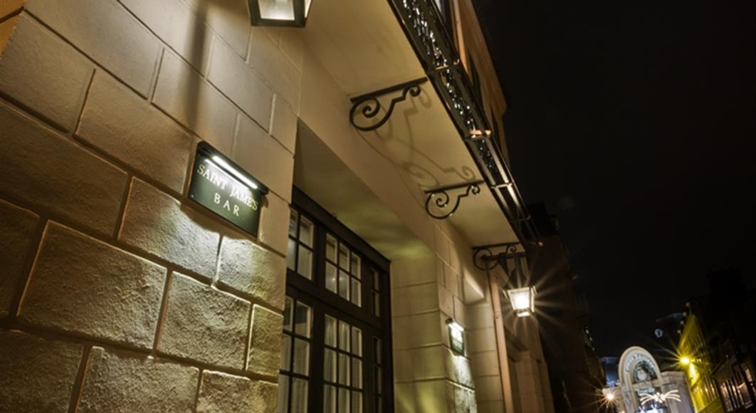 Hotel Saint James, hôtel 3 étoiles à Trouville sur Mer, hôtel de charme en bord de mer dans le Calvados, hotel avec salon bar proche de Deauville, Cabourg, Honfleur sur la côte fleurie en Normandie
