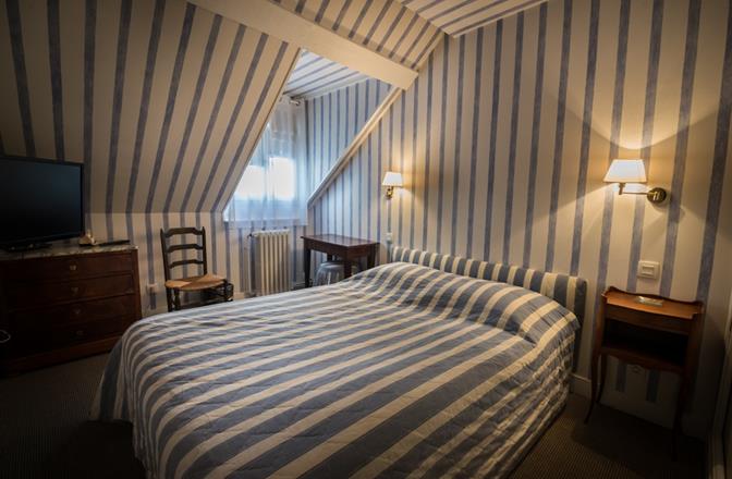 Hotel Saint James, hôtel 3 étoiles à Trouville sur Mer, hôtel de charme en bord de mer dans le Calvados, hotel avec salon bar proche de Deauville, Cabourg, Honfleur sur la côte fleurie en Normandie