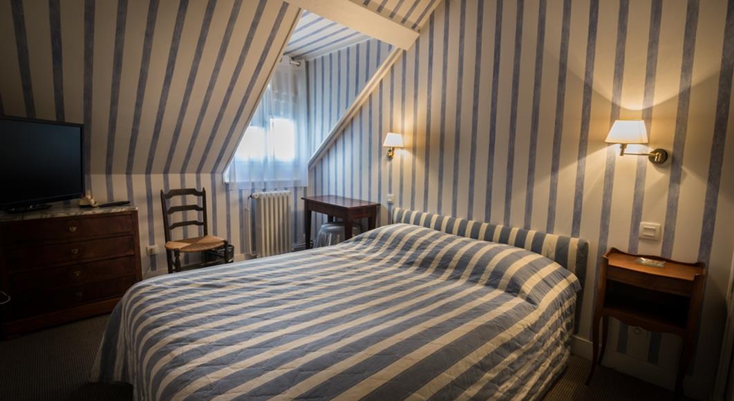 Hotel Saint James, hôtel 3 étoiles à Trouville sur Mer, hôtel de charme en bord de mer dans le Calvados, hotel avec salon bar proche de Deauville, Cabourg, Honfleur sur la côte fleurie en Normandie