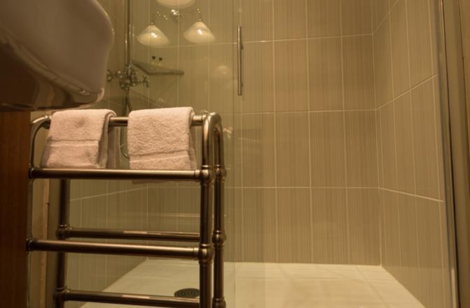 Hotel Saint James, hôtel 3 étoiles à Trouville sur Mer, hôtel de charme en bord de mer dans le Calvados, hotel avec salon bar proche de Deauville, Cabourg, Honfleur sur la côte fleurie en Normandie