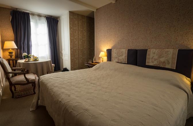 Hotel Saint James, hôtel 3 étoiles à Trouville sur Mer, hôtel de charme en bord de mer dans le Calvados, hotel avec salon bar proche de Deauville, Cabourg, Honfleur sur la côte fleurie en Normandie