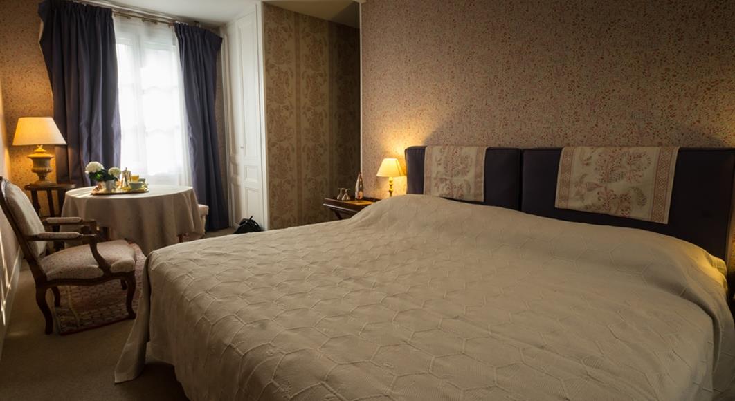 Hotel Saint James, hôtel 3 étoiles à Trouville sur Mer, hôtel de charme en bord de mer dans le Calvados, hotel avec salon bar proche de Deauville, Cabourg, Honfleur sur la côte fleurie en Normandie