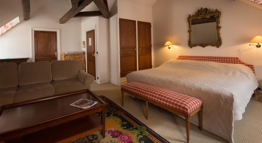 Hotel Saint James, hôtel 3 étoiles à Trouville sur Mer, hôtel de charme en bord de mer dans le Calvados, hotel avec salon bar proche de Deauville, Cabourg, Honfleur sur la côte fleurie en Normandie