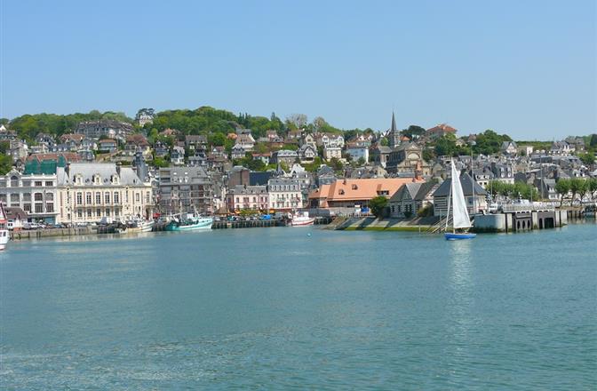 Hotel Saint James, hôtel 3 étoiles à Trouville sur Mer, hôtel de charme en bord de mer dans le Calvados, hotel avec salon bar proche de Deauville, Cabourg, Honfleur sur la côte fleurie en Normandie