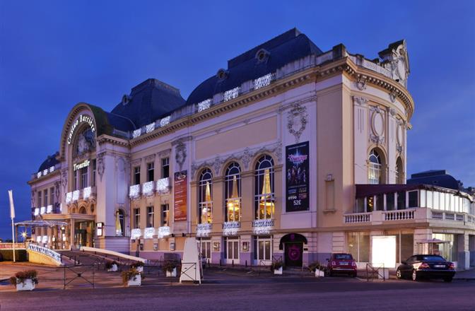 Hotel Saint James, hôtel 3 étoiles à Trouville sur Mer, hôtel de charme en bord de mer dans le Calvados, hotel avec salon bar proche de Deauville, Cabourg, Honfleur sur la côte fleurie en Normandie