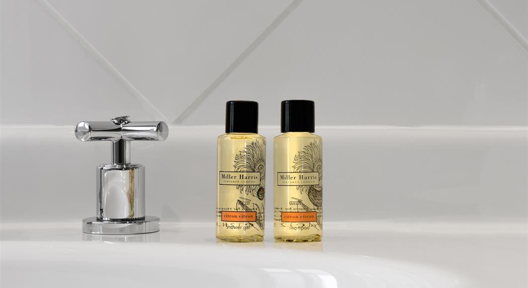 Suite Privilège à l'Hotel Saint James, hôtel 3 étoiles à Trouville sur Mer, hôtel de charme en bord de mer dans le Calvados, hotel avec salon bar proche de Deauville, Cabourg, Honfleur sur la côte fleurie en Normandie